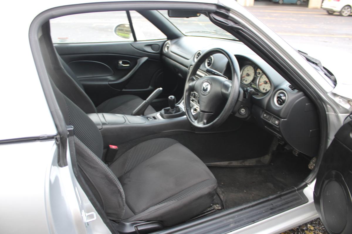 2004 Mazda MX-5 1.8I
