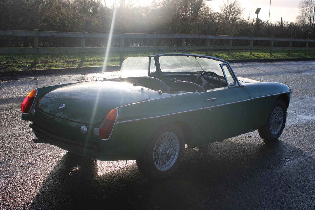 1973 MG B Roadster