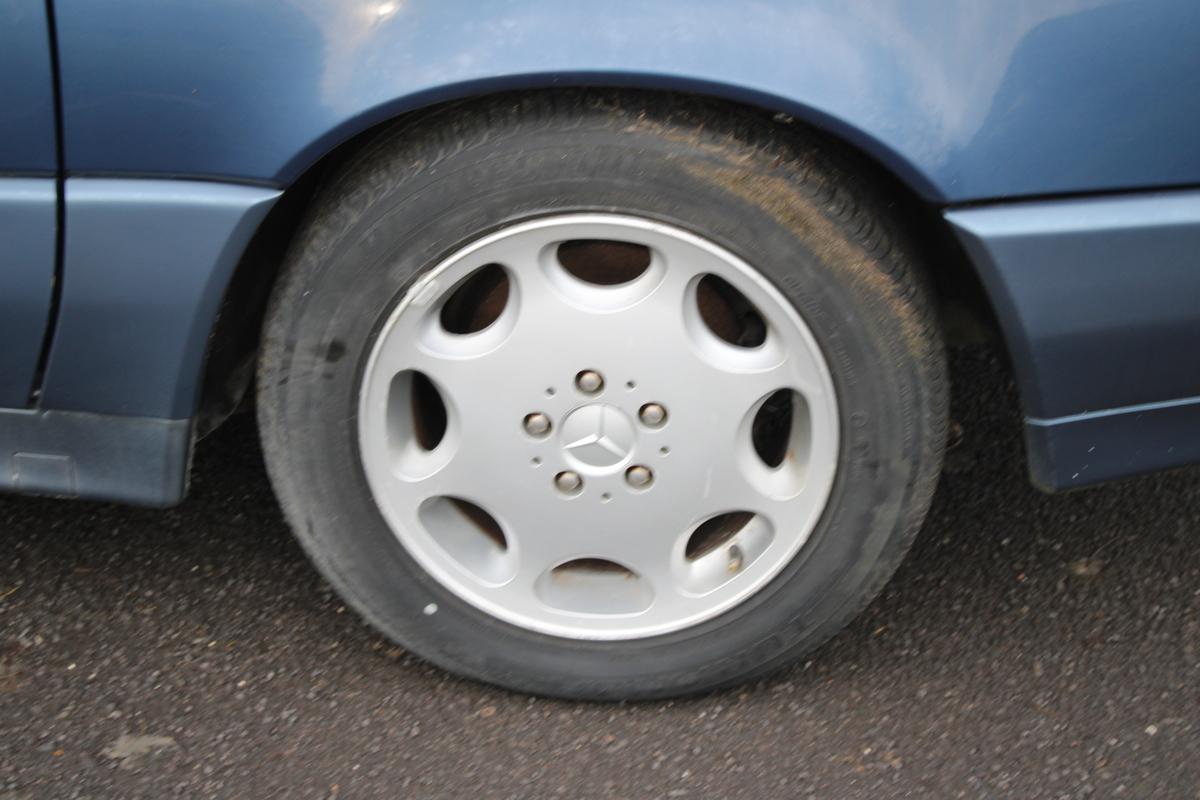 1993 Mercedes - Benz 500 SL AUTO