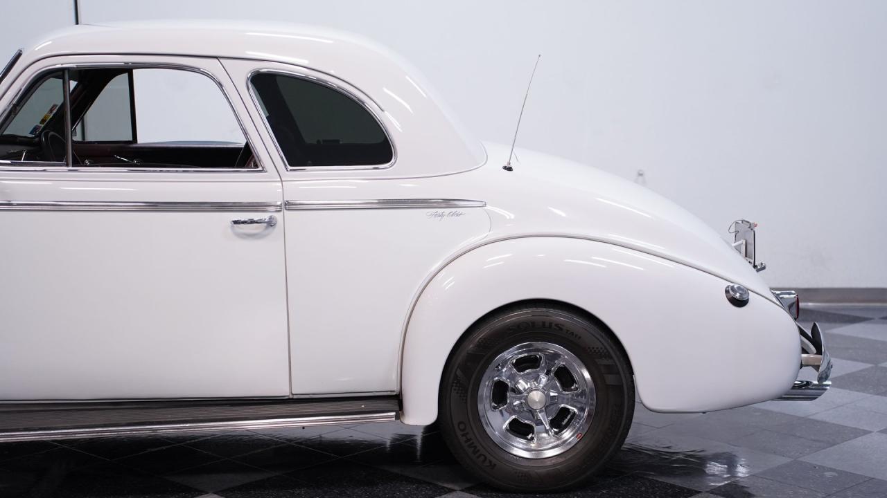 1940 Oldsmobile Series 70 Coupe