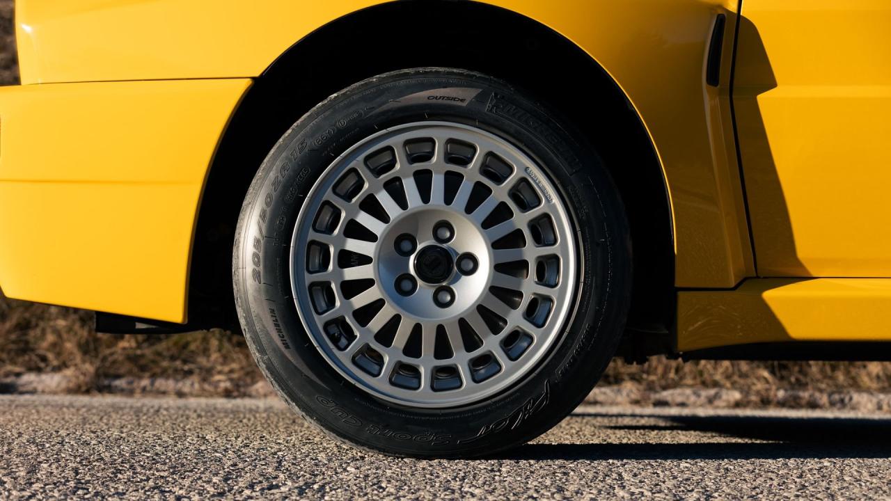 1992 Lancia Delta HF Integrale Evoluzione &ldquo;Giallo Ferrari&rdquo;