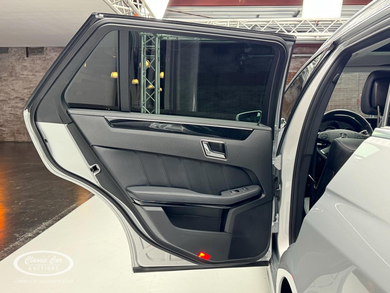 2011 Mercedes - Benz E350