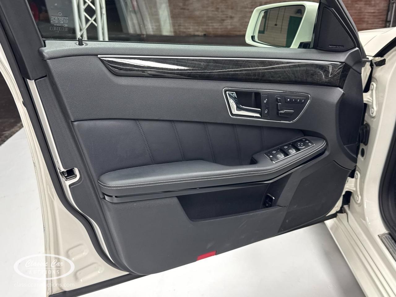 2010 Mercedes - Benz Estate E500