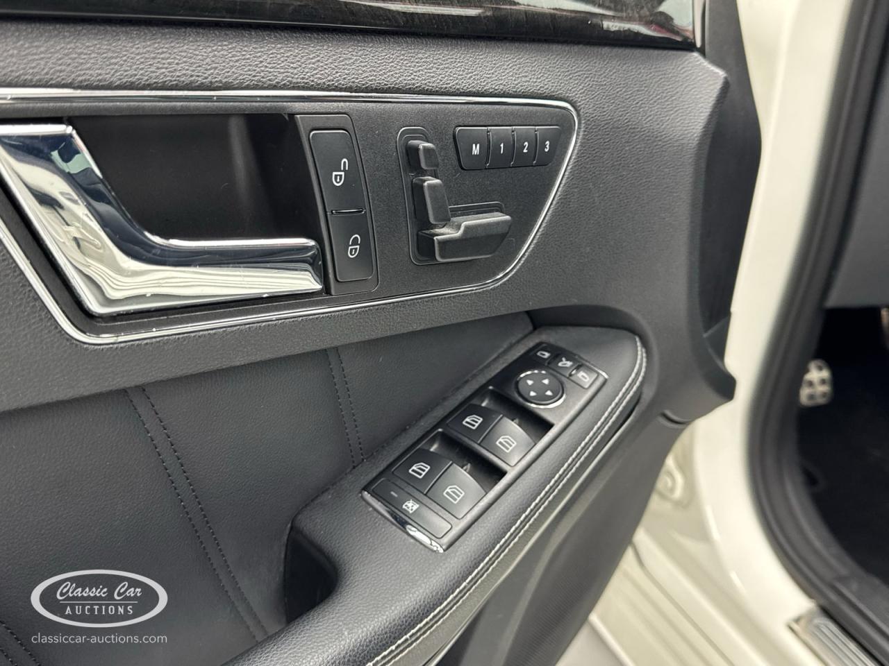 2010 Mercedes - Benz Estate E500