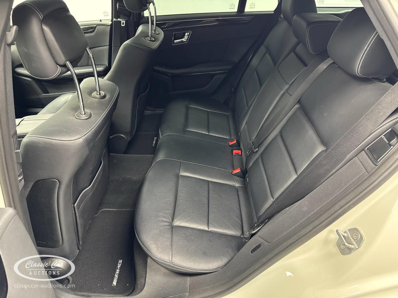 2010 Mercedes - Benz Estate E500