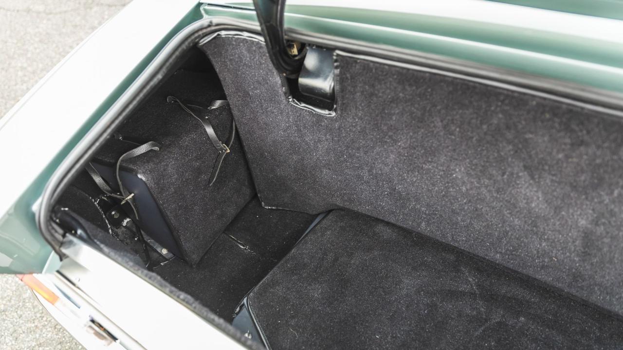 1980 Aston Martin V8 Volante