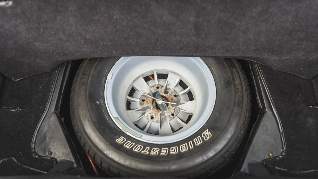 1980 Aston Martin V8 Volante