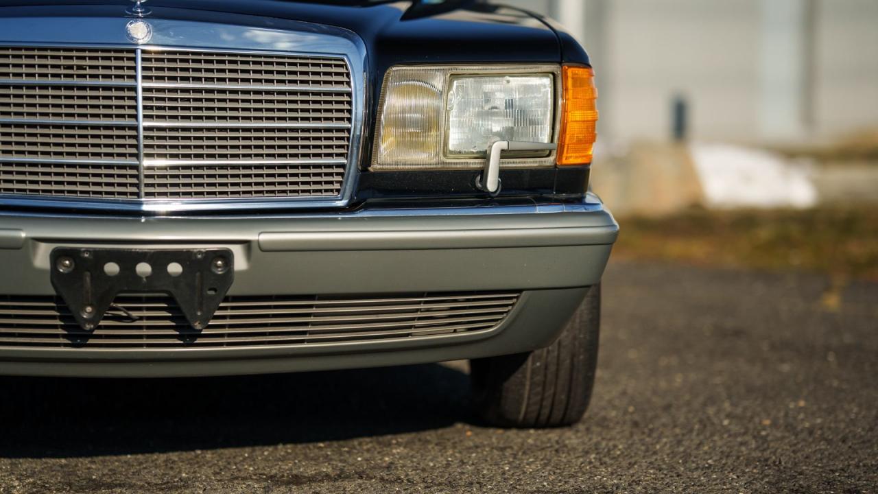 1988 Mercedes - Benz 560 SEL