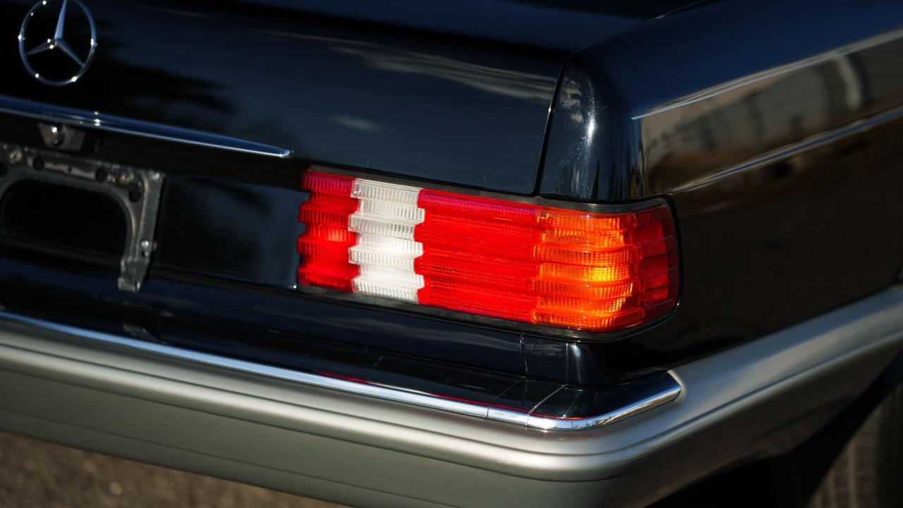 1988 Mercedes - Benz 560 SEL