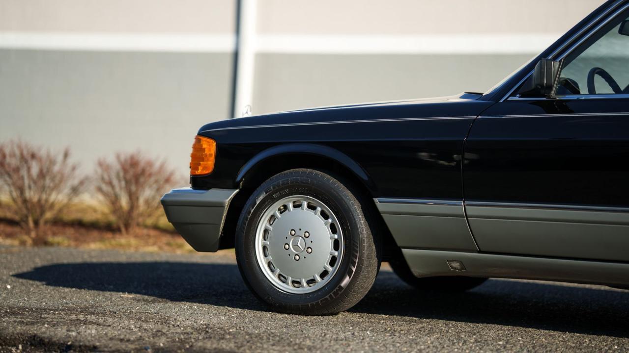 1988 Mercedes - Benz 560 SEL
