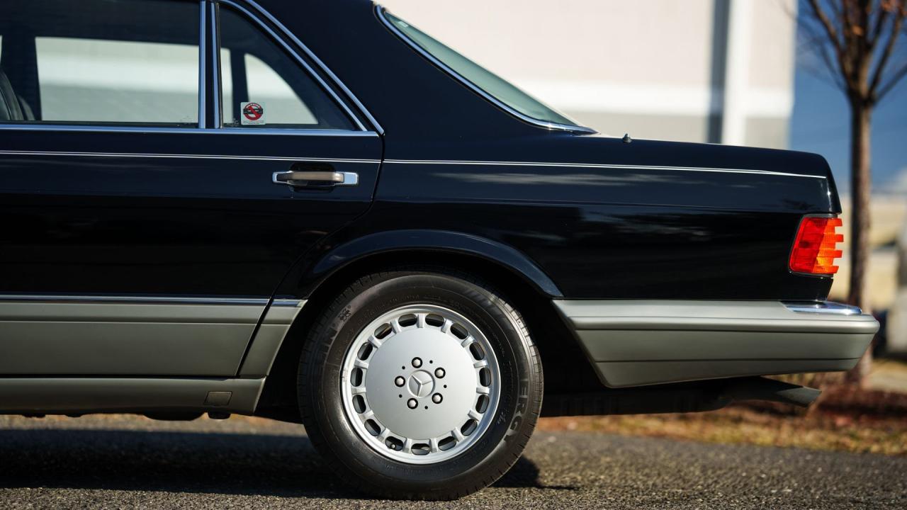 1988 Mercedes - Benz 560 SEL