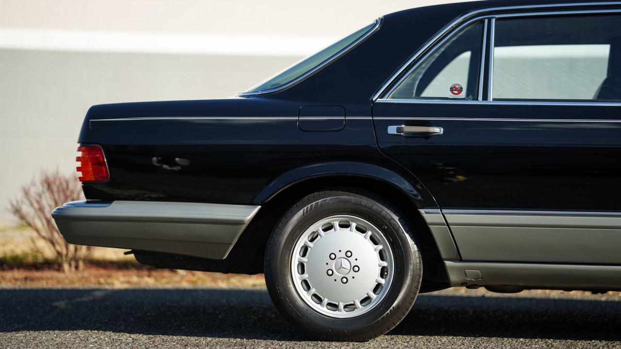 1988 Mercedes - Benz 560 SEL