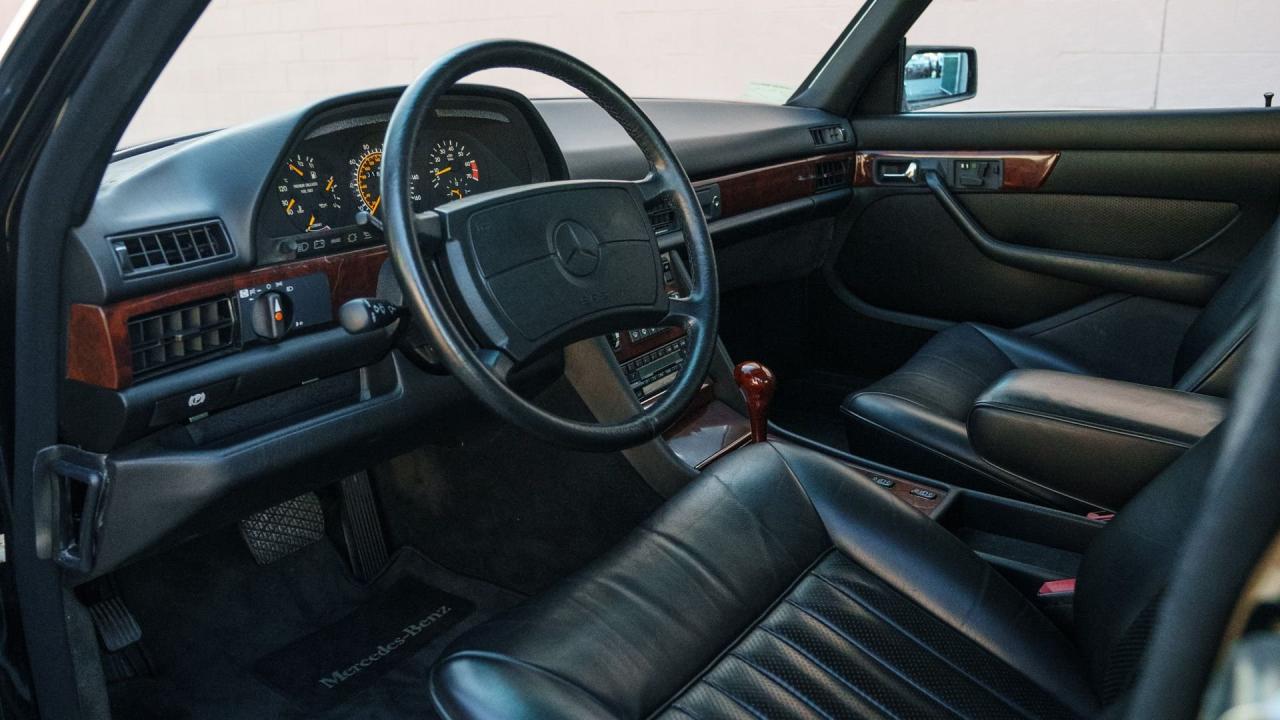 1988 Mercedes - Benz 560 SEL
