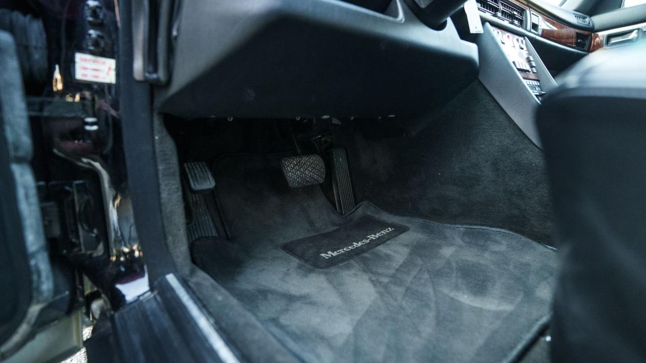 1988 Mercedes - Benz 560 SEL