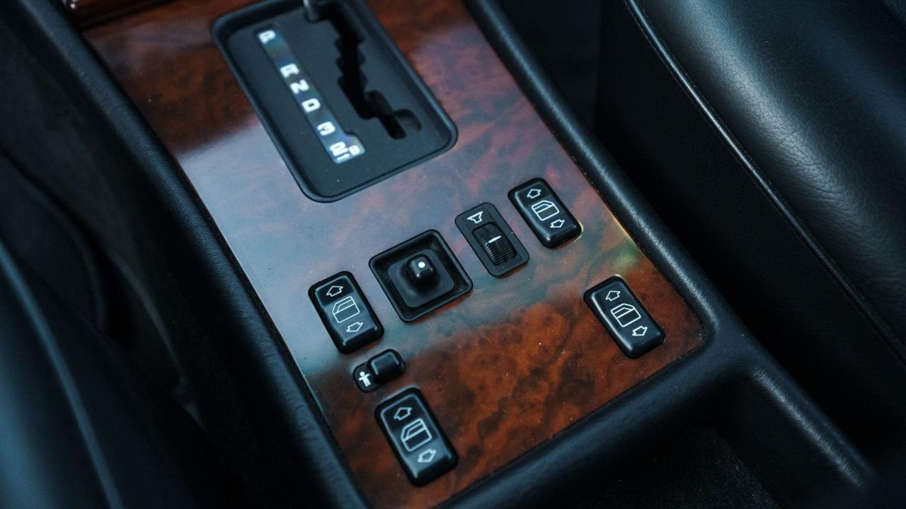 1988 Mercedes - Benz 560 SEL