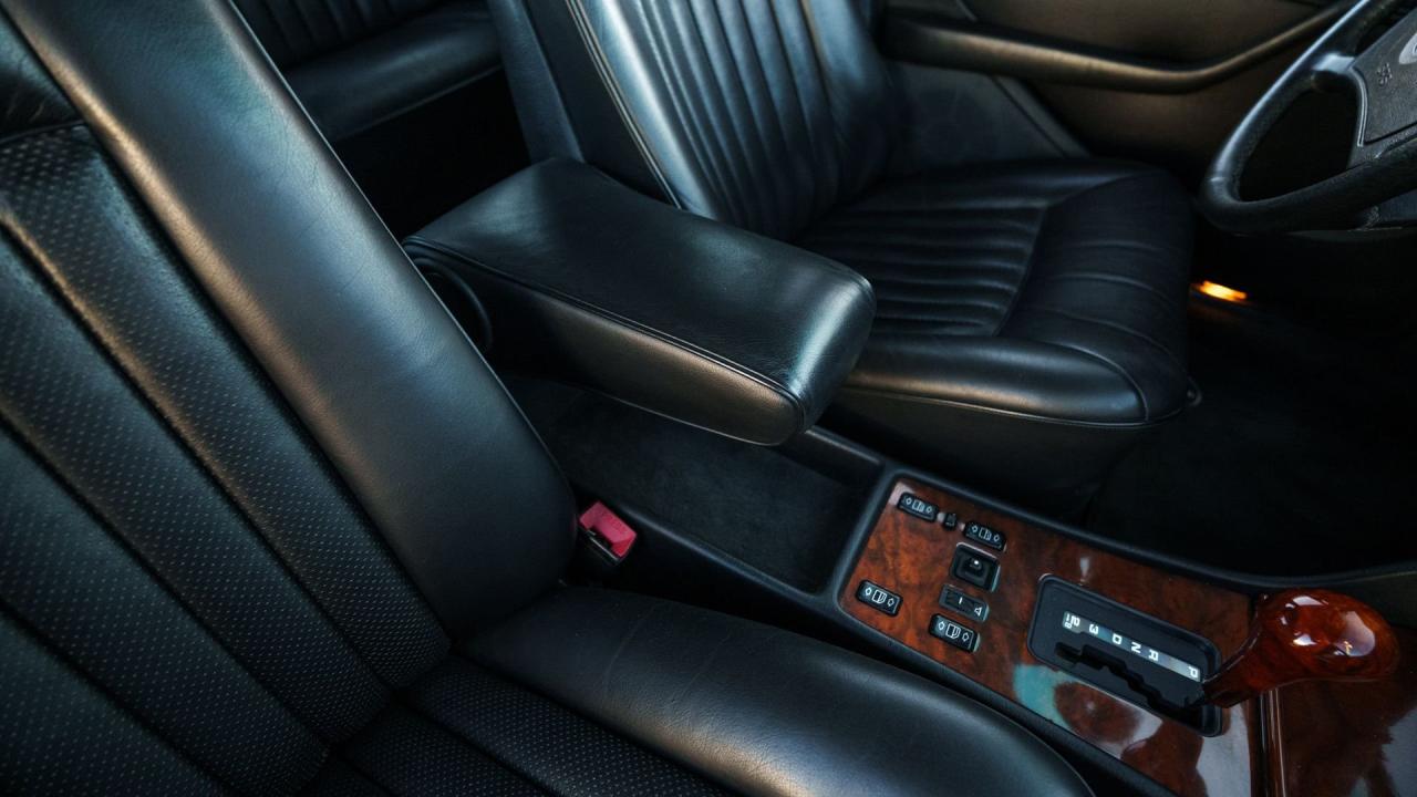 1988 Mercedes - Benz 560 SEL