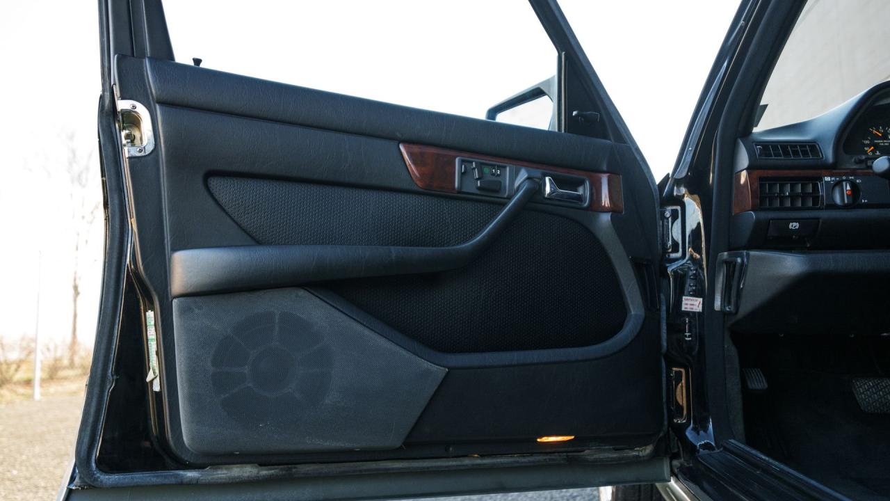 1988 Mercedes - Benz 560 SEL