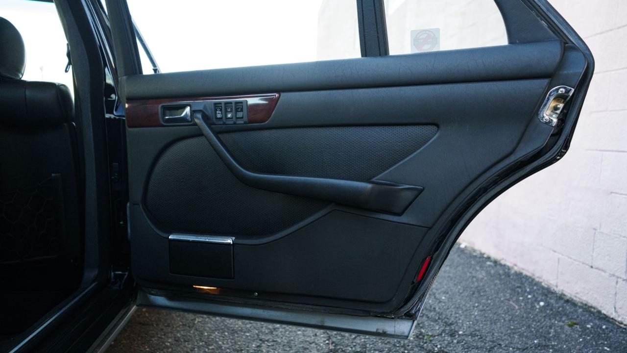 1988 Mercedes - Benz 560 SEL