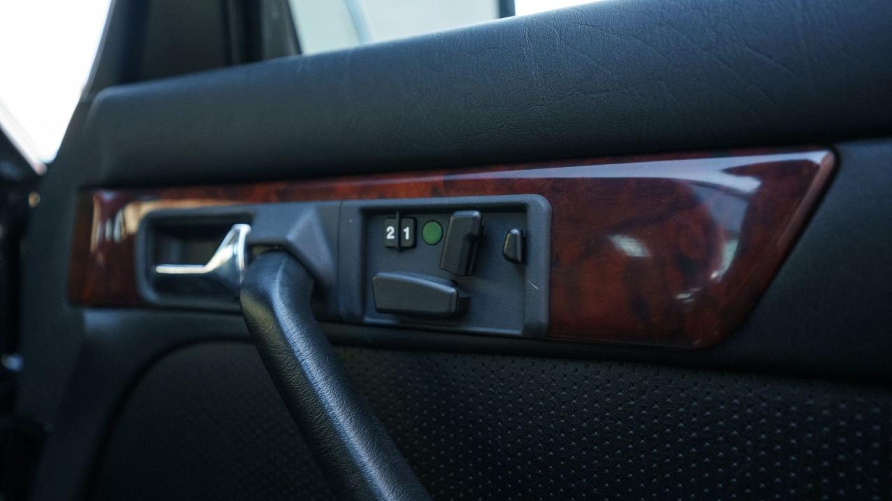 1988 Mercedes - Benz 560 SEL