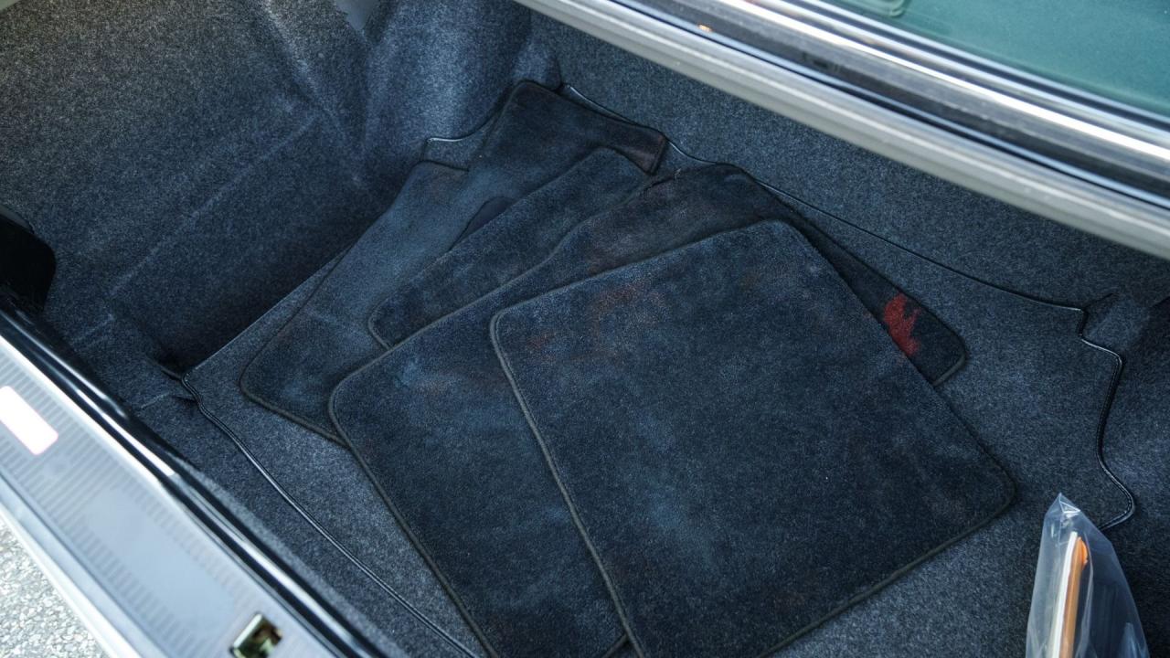 1988 Mercedes - Benz 560 SEL