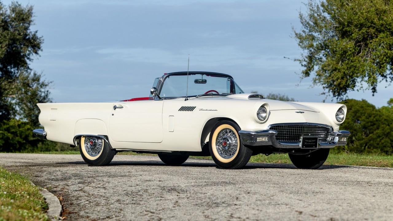 1957 Ford Thunderbird