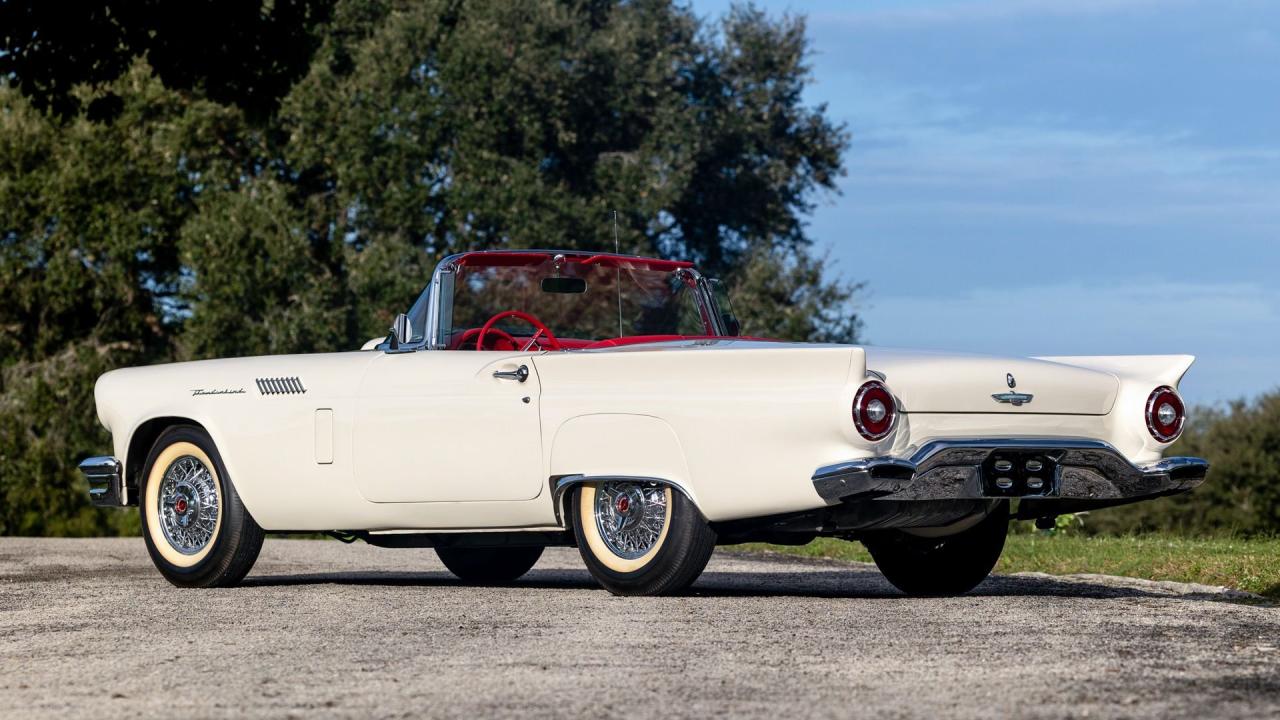 1957 Ford Thunderbird