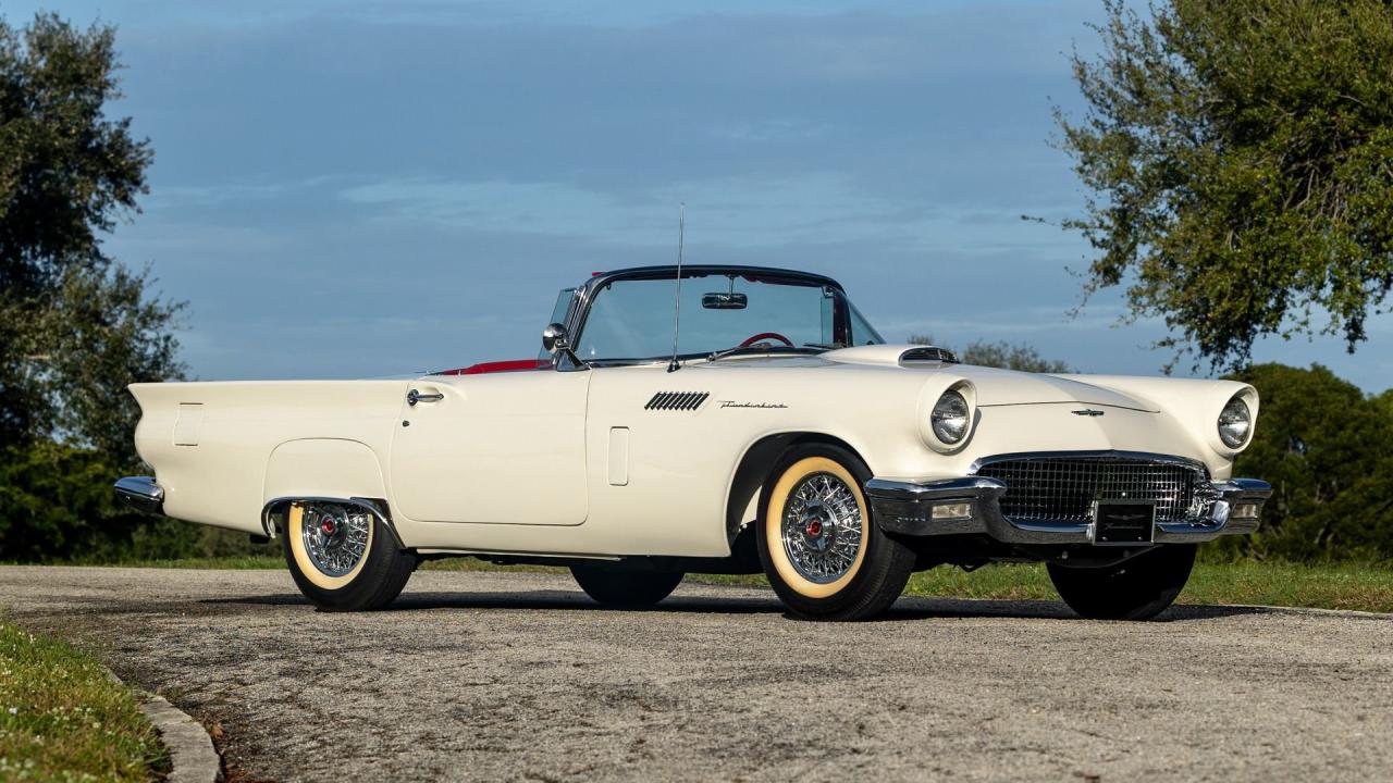 1957 Ford Thunderbird