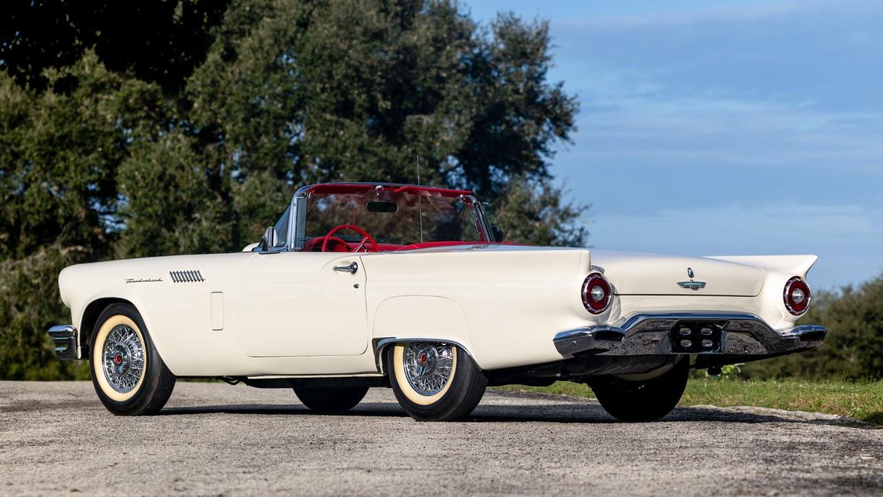 1957 Ford Thunderbird
