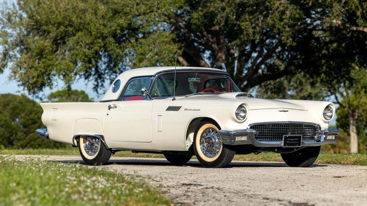 1957 Ford Thunderbird