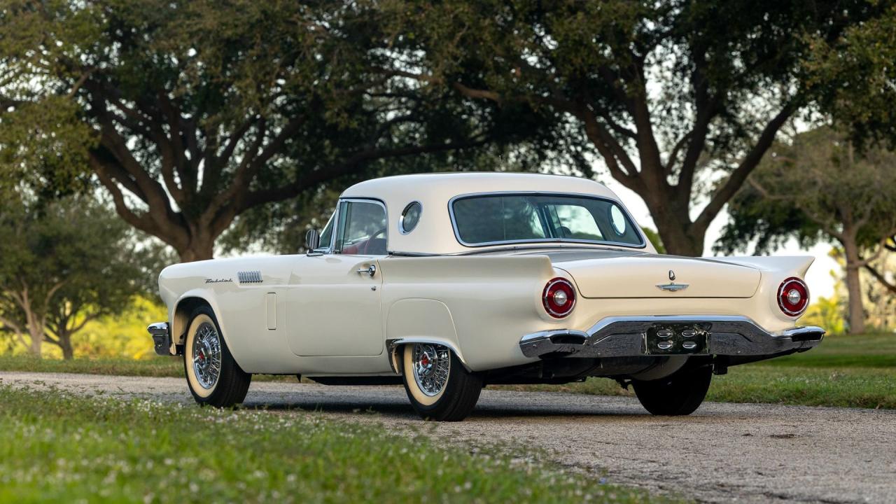 1957 Ford Thunderbird