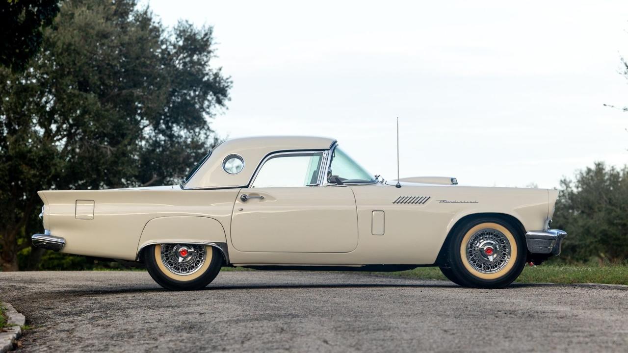 1957 Ford Thunderbird