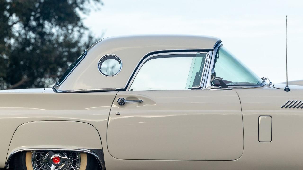 1957 Ford Thunderbird