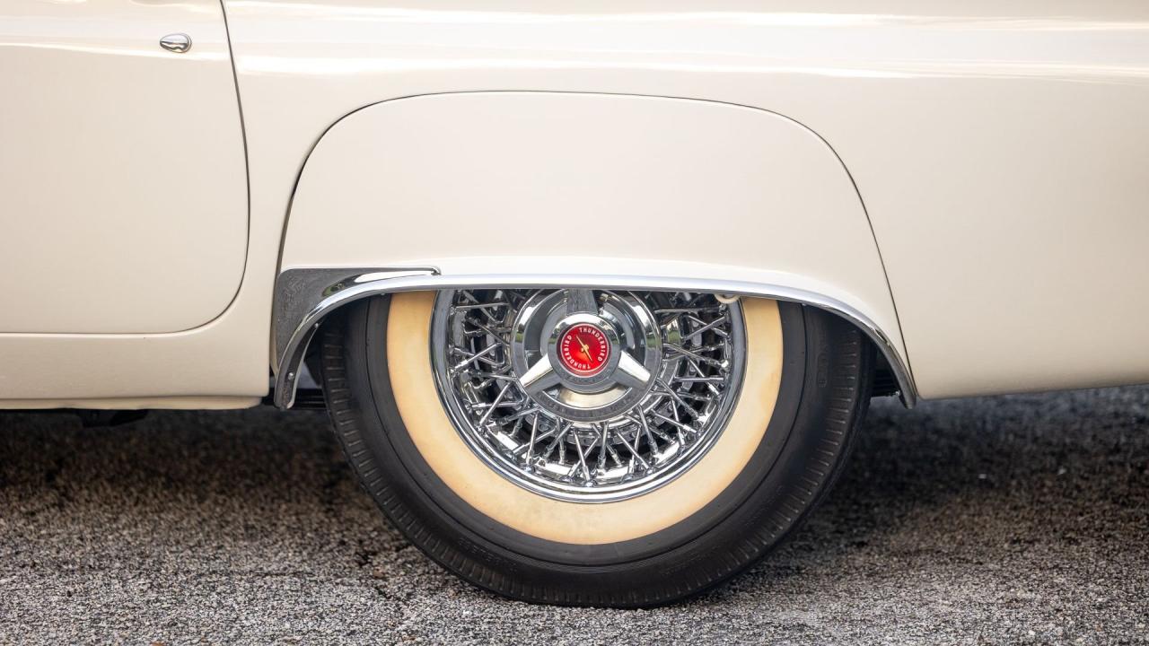 1957 Ford Thunderbird