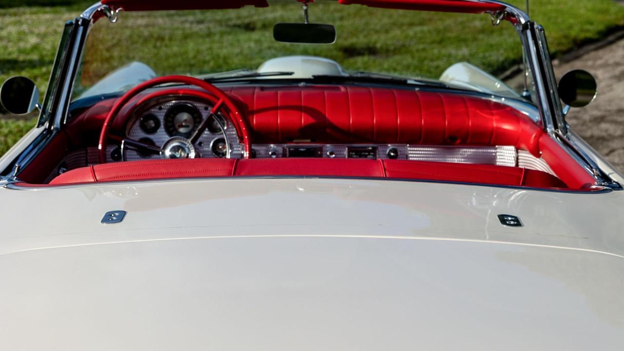 1957 Ford Thunderbird