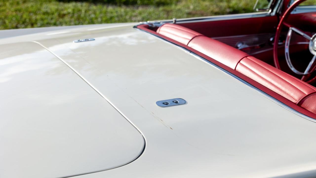 1957 Ford Thunderbird