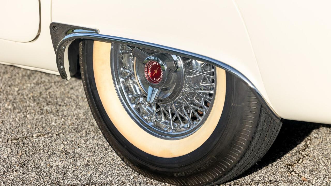 1957 Ford Thunderbird