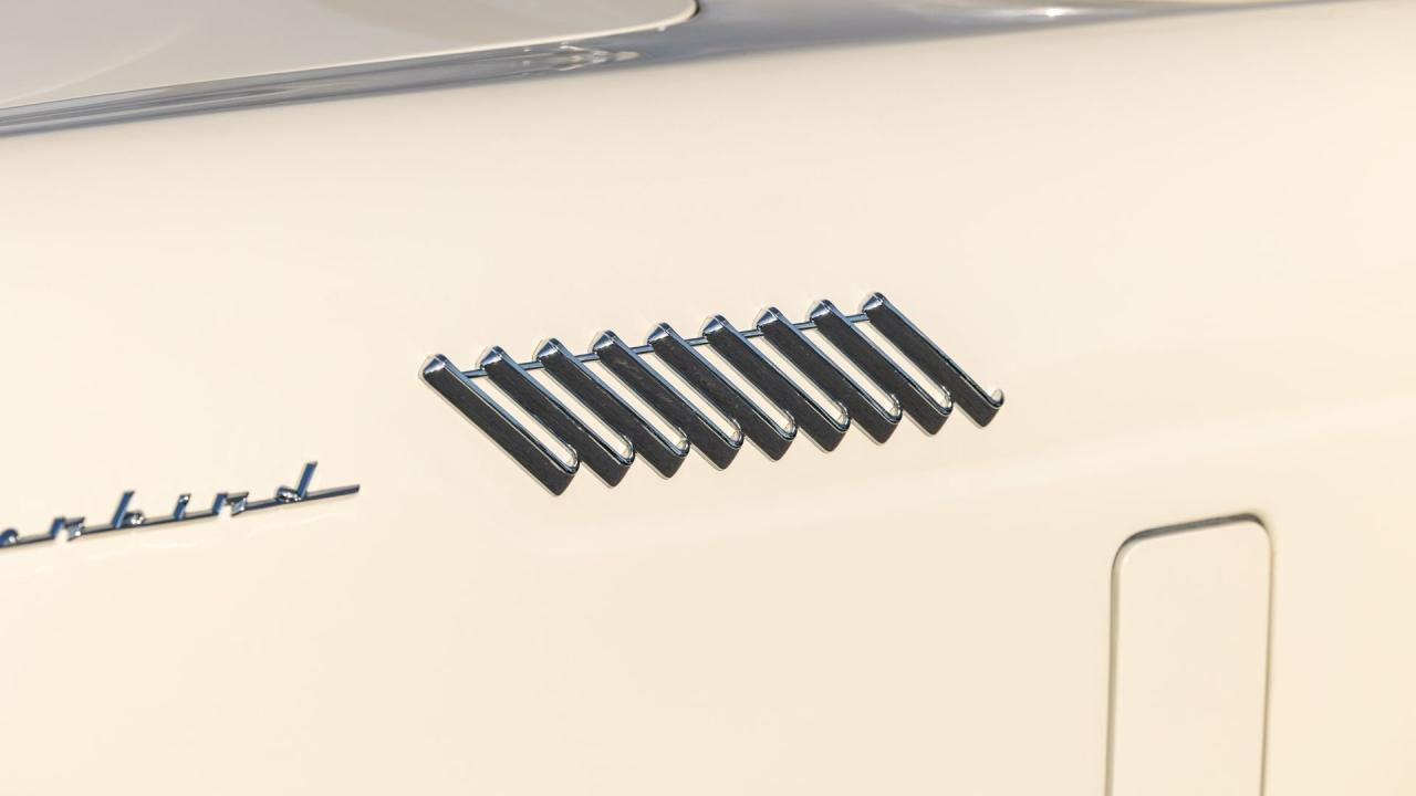 1957 Ford Thunderbird