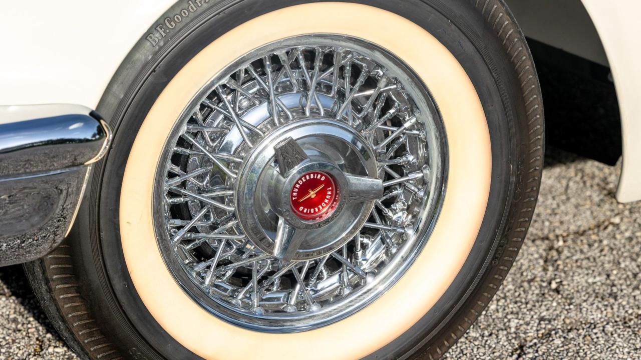 1957 Ford Thunderbird