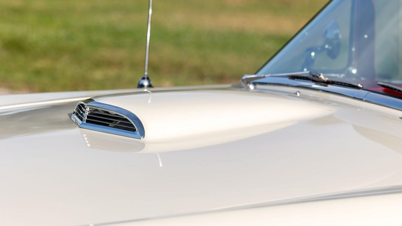 1957 Ford Thunderbird