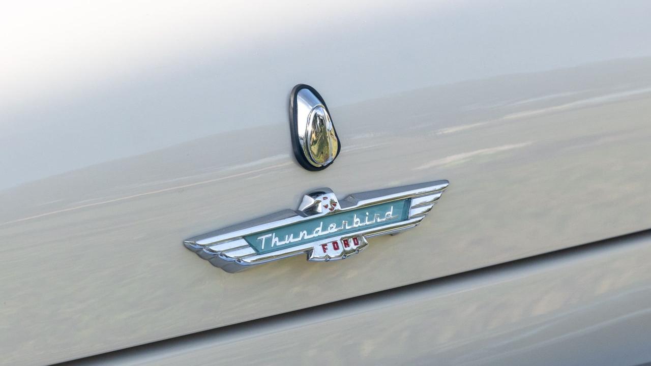 1957 Ford Thunderbird