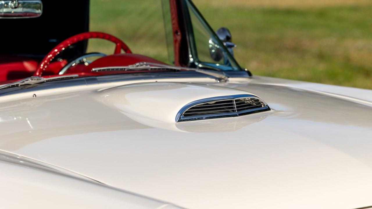 1957 Ford Thunderbird