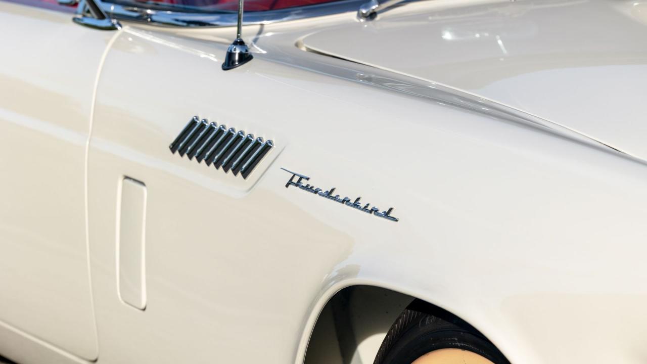 1957 Ford Thunderbird