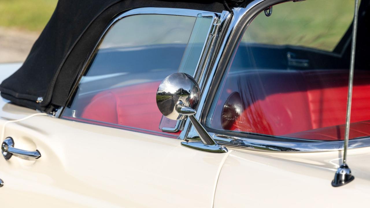 1957 Ford Thunderbird