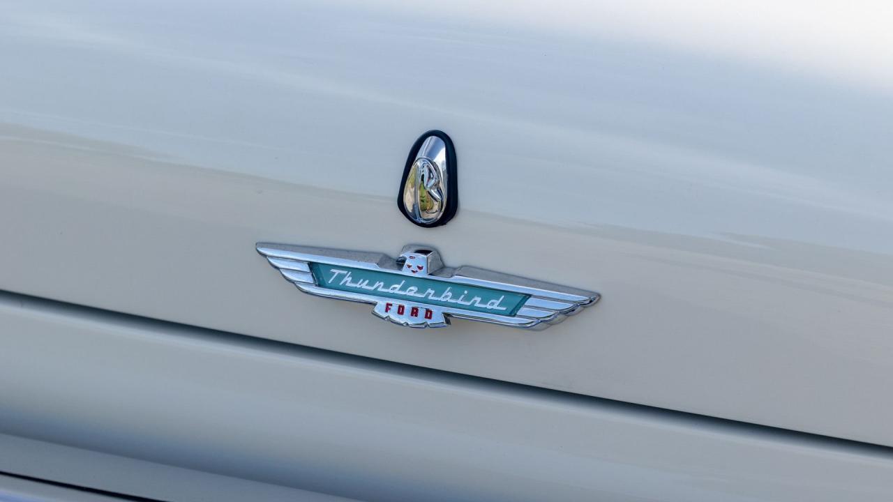 1957 Ford Thunderbird