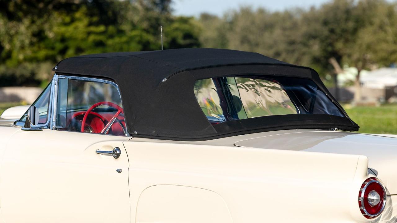 1957 Ford Thunderbird