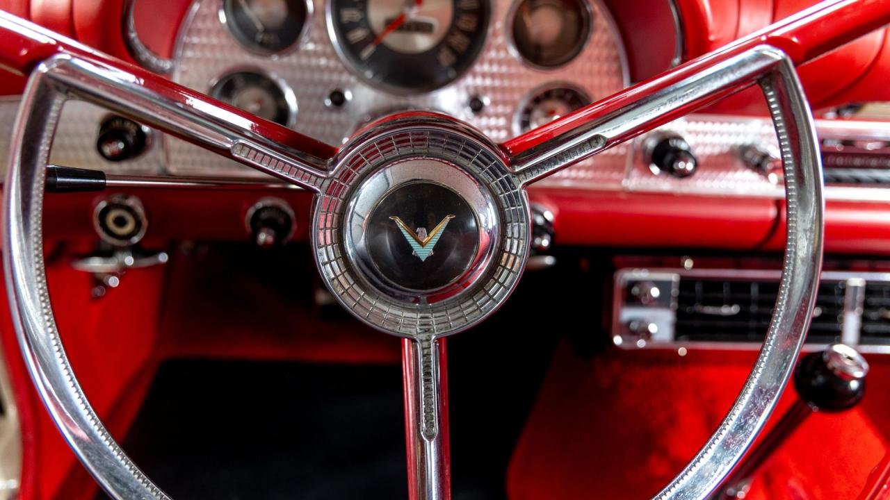 1957 Ford Thunderbird