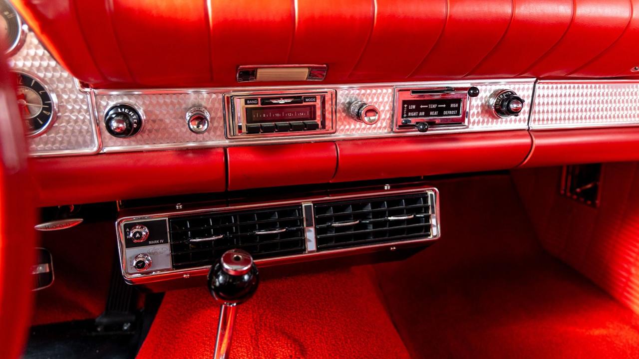 1957 Ford Thunderbird