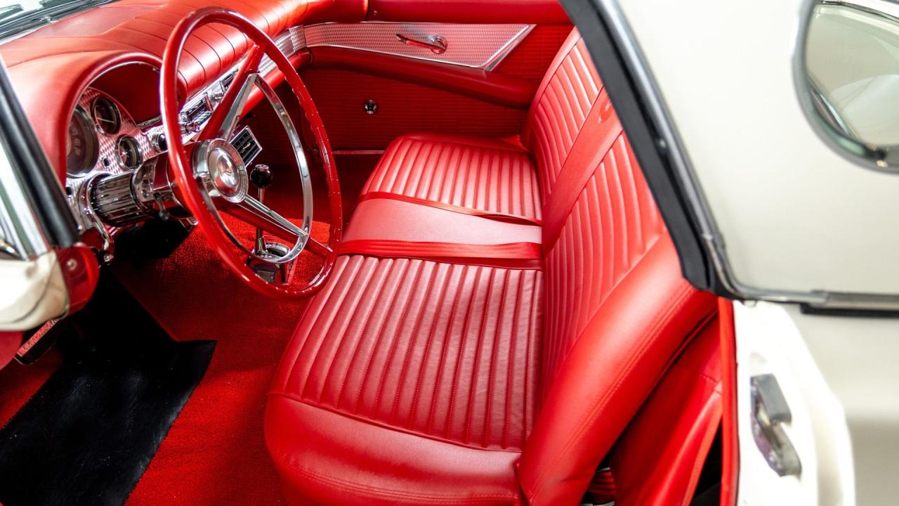 1957 Ford Thunderbird