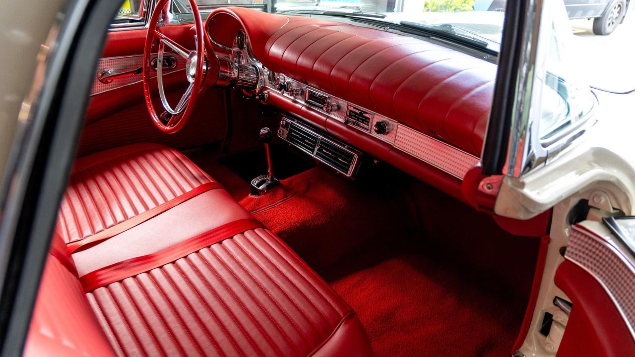 1957 Ford Thunderbird