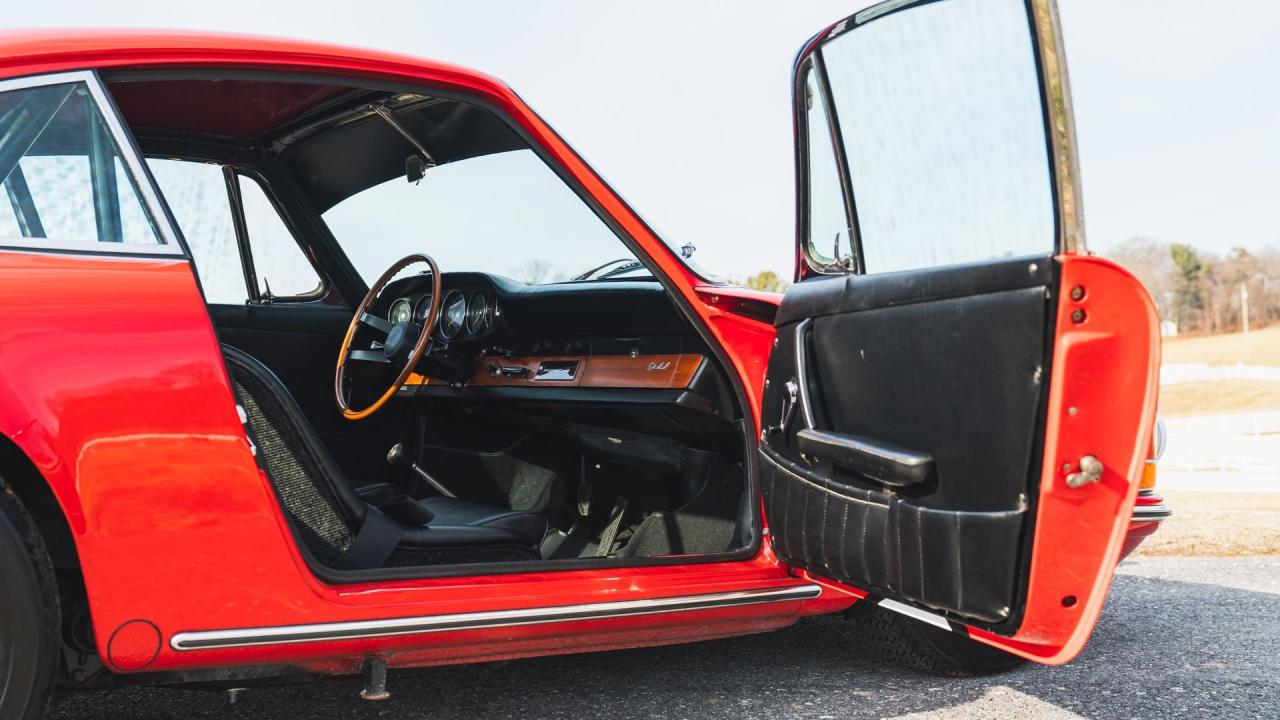 1965 Porsche 911 ex-1967 Daytona 24 Hours Winner